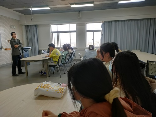 eba6c899237c4b868e1b5ea998e41cb2.jpg 田老师发表讲话.jpg