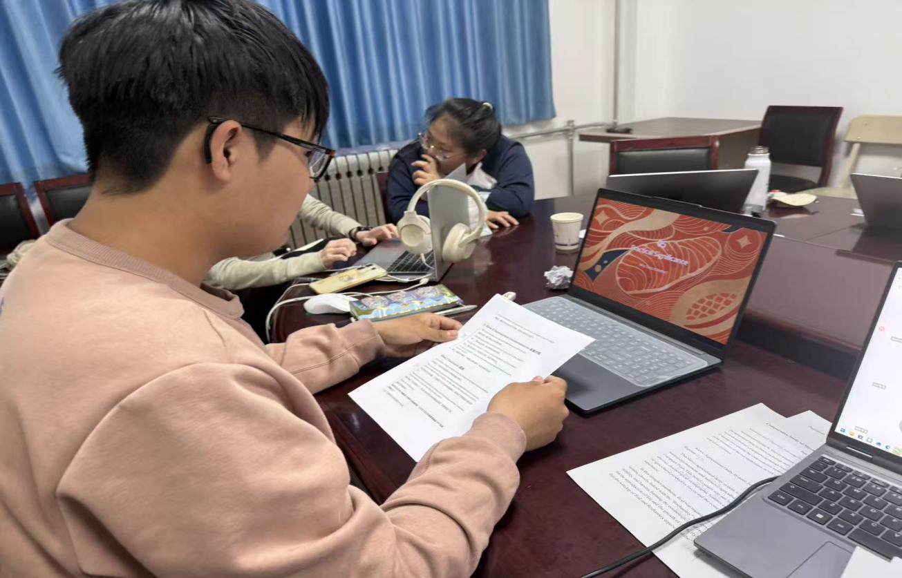 俄语专业员工参加白俄国际研讨会