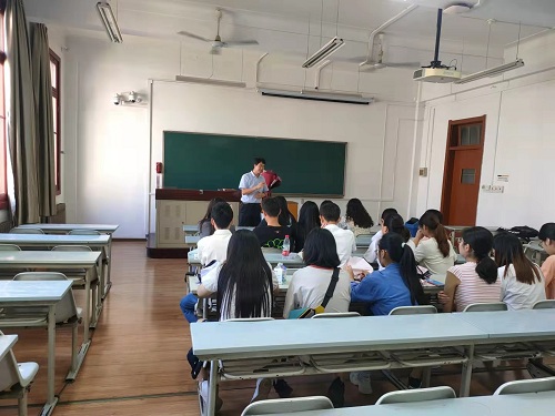 f6394e1bef264284aa7bb321cc4f9317.jpg 班主任讲话.jpg