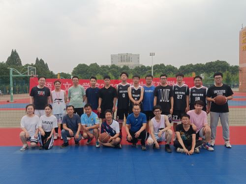 8ec36ced68c344af8a1981c76477644b.jpg 员工风采.jpg