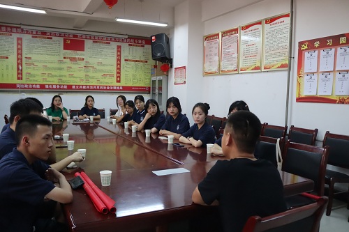 bb997e9070d5407aa9dffbc342dff275.jpg 社区座谈会.JPG