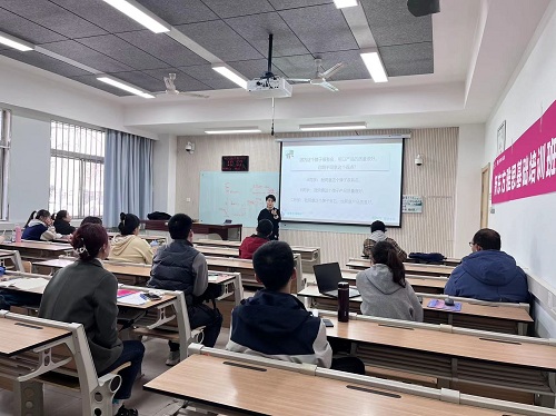 a7bbe6f3549848d6a3f3e6f96a9d0627.jpg 讲解现场.JPG