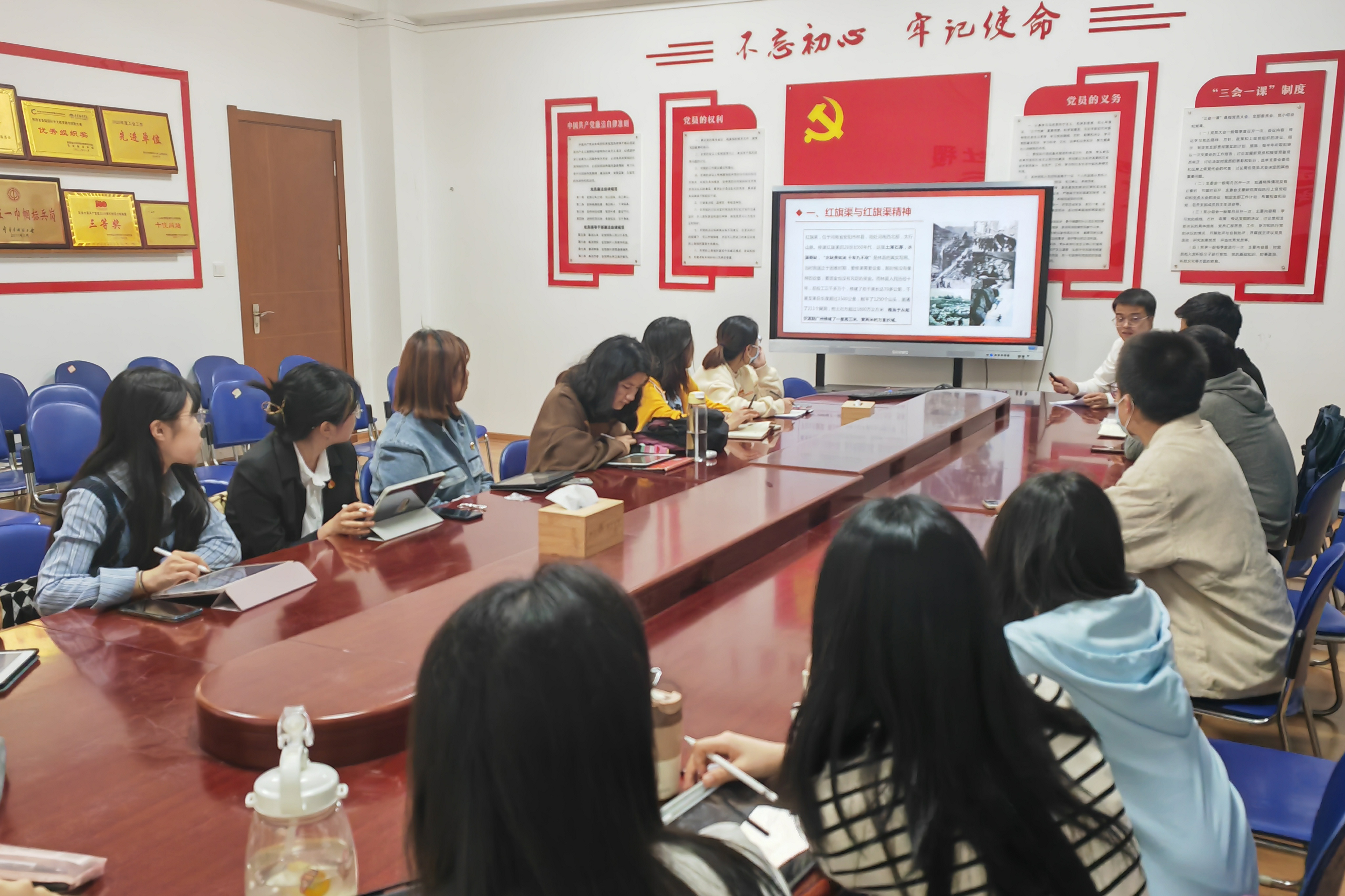 0c438f873bd844a3a5117d65a26d0e31.jpg 0c438f873bd844a3a5117d65a26d0e31.jpg